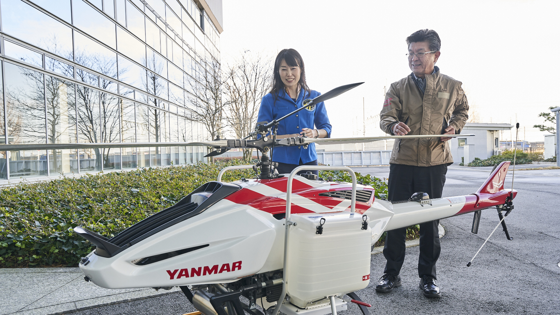 なぜヤンマーがロボティクスか Vol 03 宇宙飛行士 山崎直子さんが取材 最先端の高性能 農業技術 Y Media ヤンマー