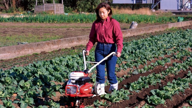 Step3 作業のコツ ミニ耕うん機の使い方 ごちそう 家庭菜園 わたしのアグリライフ 農業 ヤンマー
